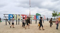 Pantai Sakura Di Pulau Untung Jawa Dikunjungi Ribuan Wisatawan